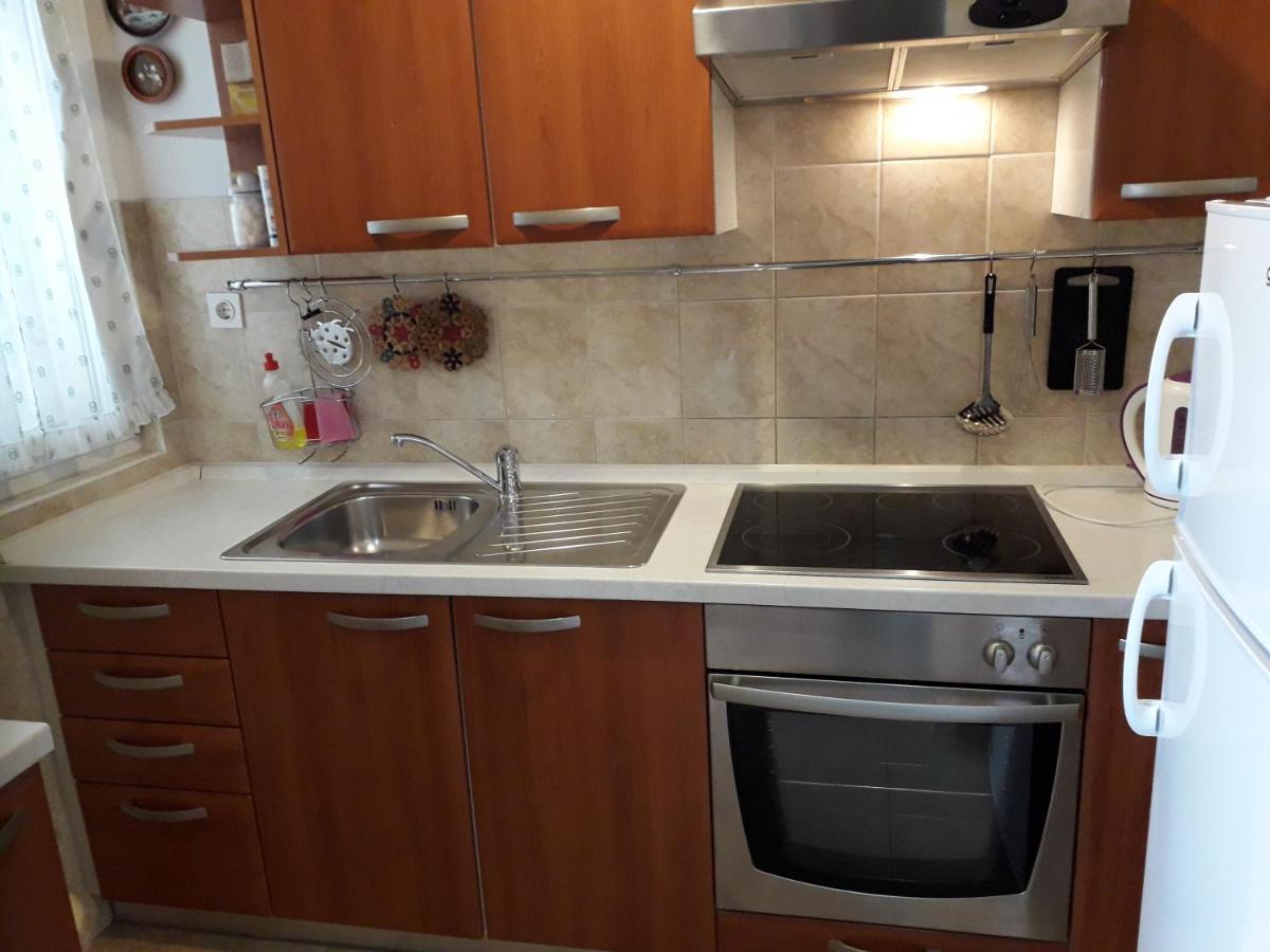 J&r Babara Biograd Na Moru
